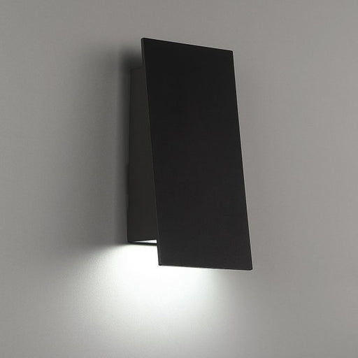 Slant Outdoor LED Wall Light in Detail.
