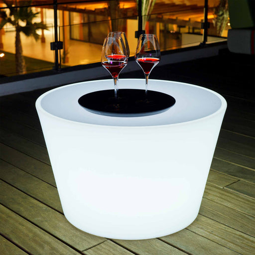 Bass Outdoor LED Lamp.