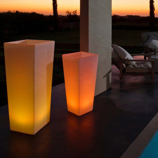 Rumba Bluetooth Outdoor LED Planter in Outside Area.