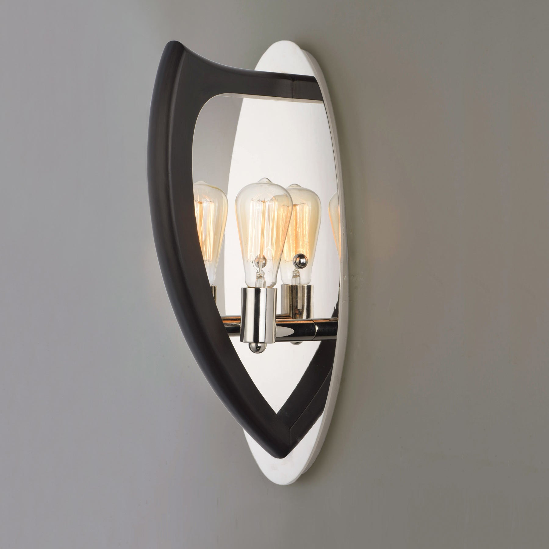 Crescendo Wall Light in Detail.