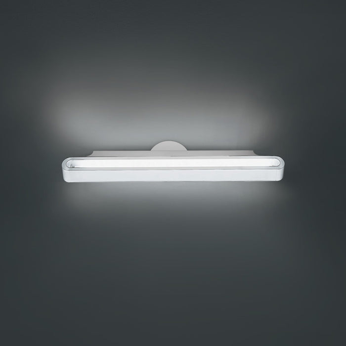 Talo LED Wall Light in White/Medium.