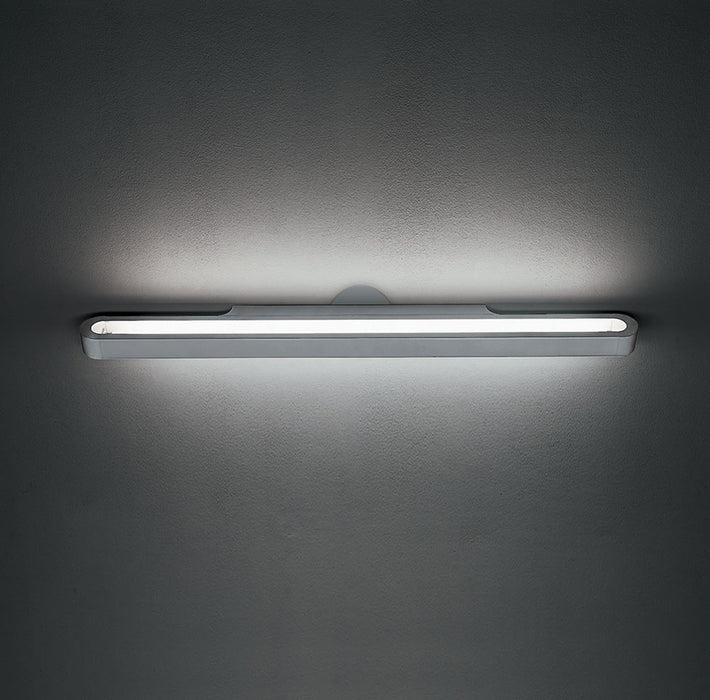 Talo LED Wall Light in Silver/XLarge.