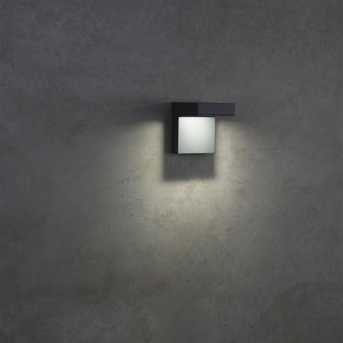 Taag 6 Outdoor LED Wall Light in Detail.