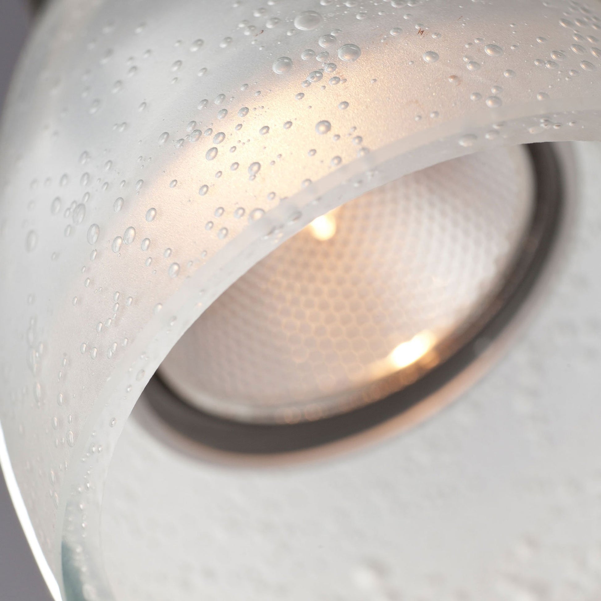 Tilt Low Voltage Head in Detail.