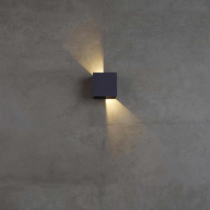 Vex 5 Outdoor LED Wall Light in Detail.