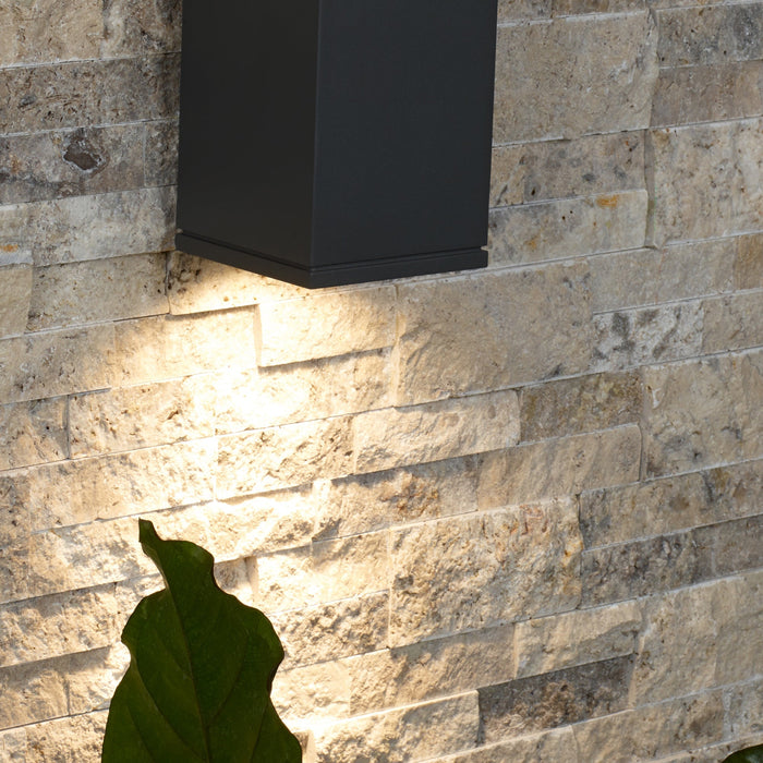 Tegel 18 Downlight Outdoor LED Wall Light Detail.
