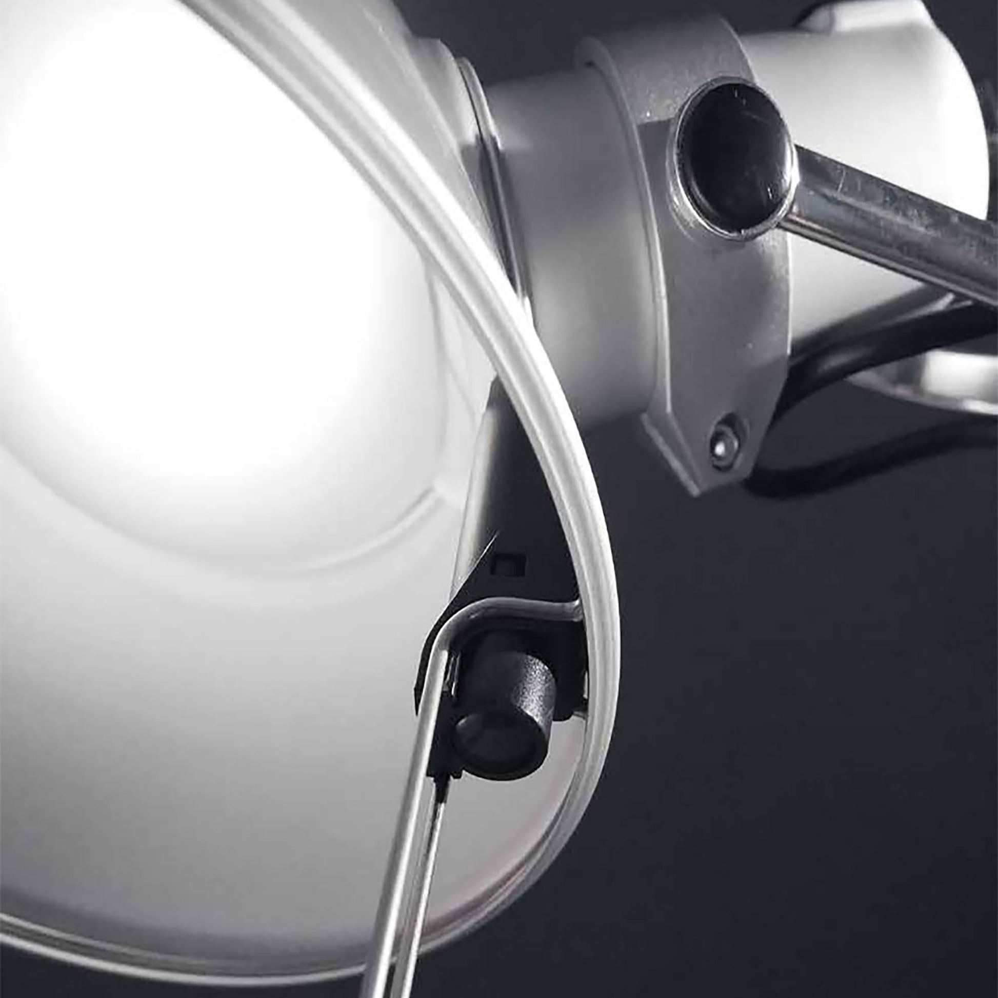 Tolomeo Double Suspension Light in Detail.