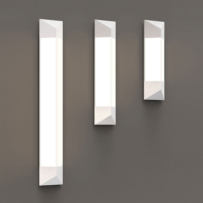 Triform Outdoor LED Wall Light in Detail.