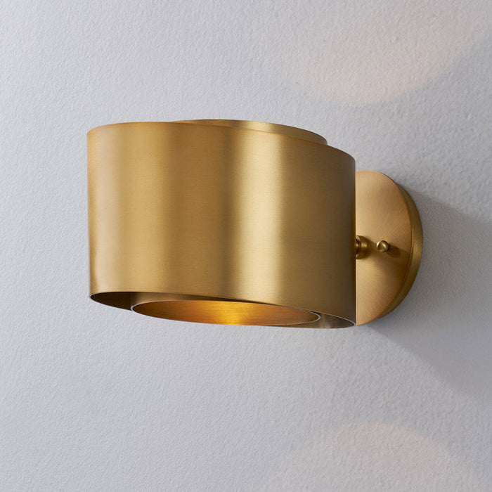 Roux Wall Light in Detail.