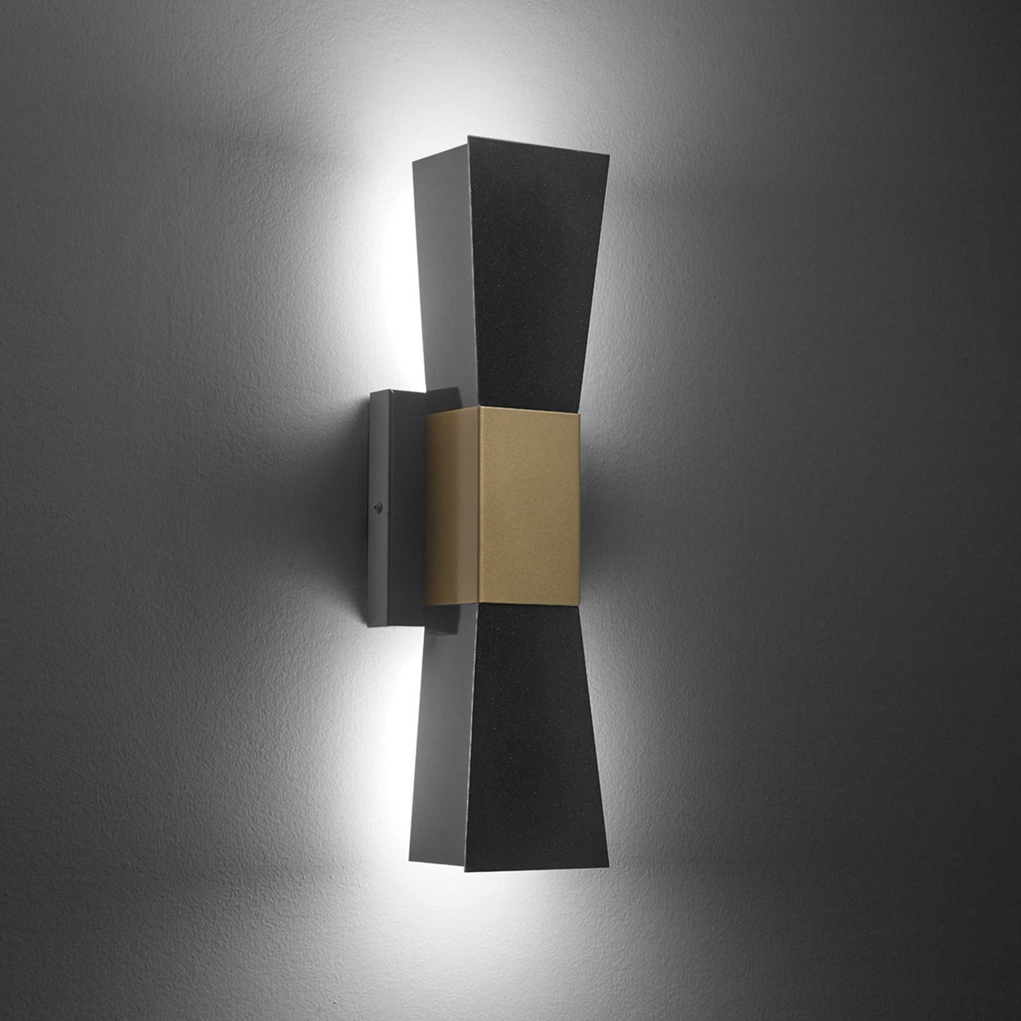 Cylo Banded LED Wall Light in Detail.