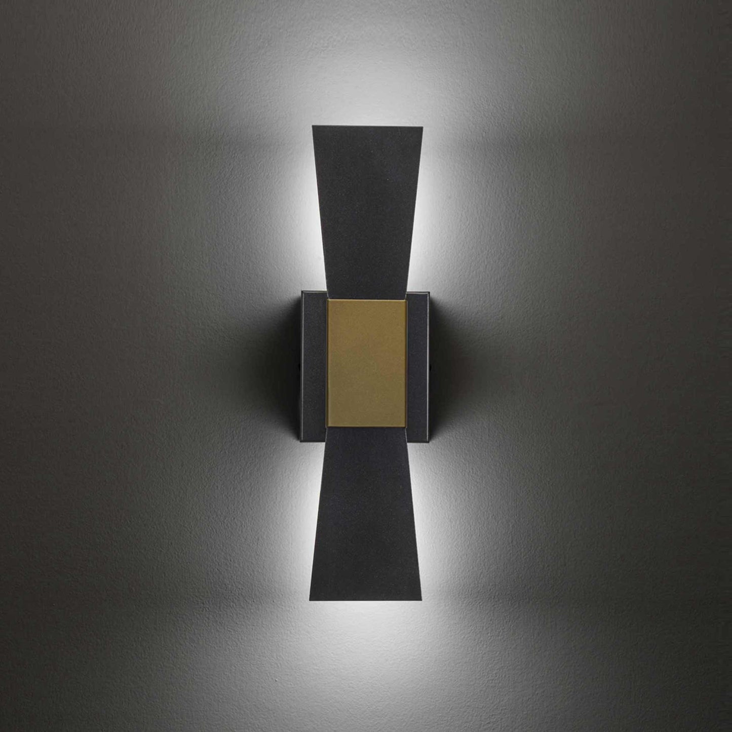 Cylo Banded LED Wall Light in Detail.