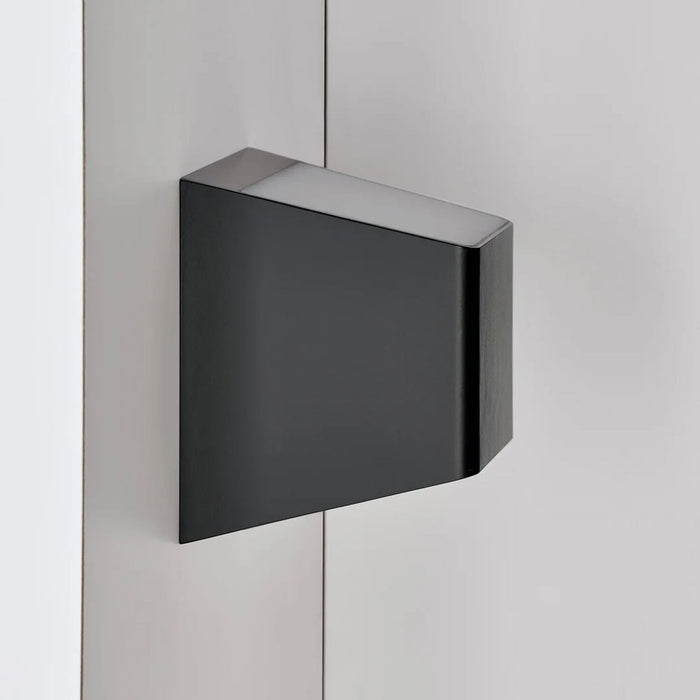 Ebb Outdoor LED Wall Light in Detail.